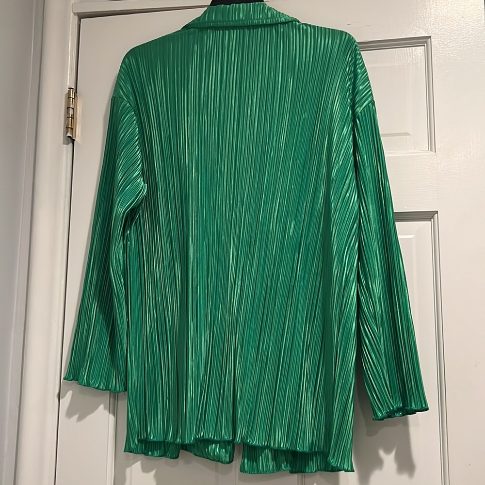 Button down top - Picture 2 of 2